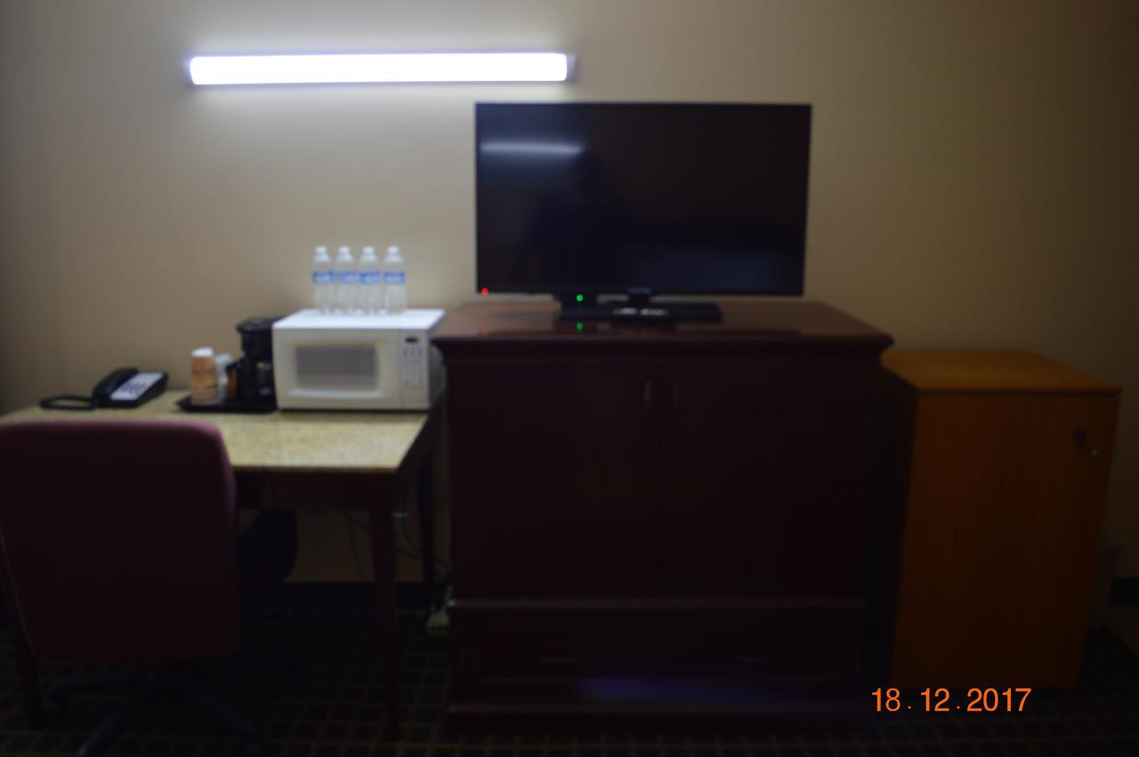 Budget Inn Of Bay City Buitenkant foto